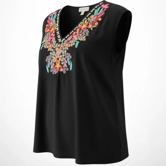 Luna Moon Boho Black Embroidered V-Neck Short Sleeve Blouse. Size M - Picture 2 of 7